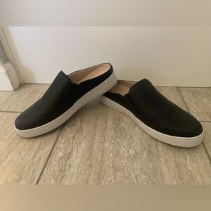 Vionic Dakota Slip-on Shoes - Gently Used